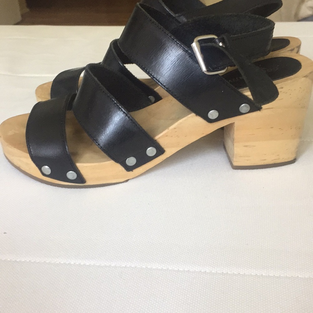 Cooperative heels. Size 7.